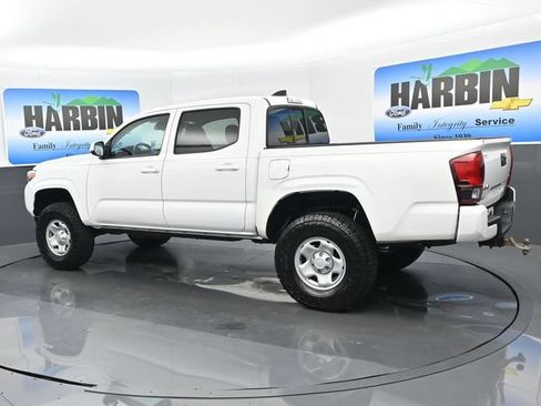 Used 2020 Toyota Tacoma SR AWD/4WD image 3