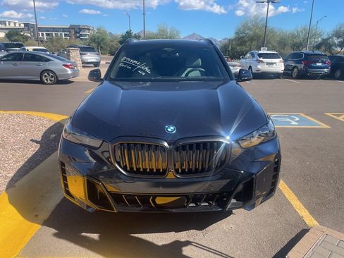 Used 2026 BMW X5 xDrive50e w/ M Sport Package image 2