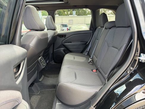 Used 2025 Subaru Forester Premium AWD/4WD image 27