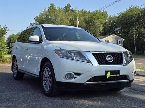 Used 2016 Nissan Pathfinder SV AWD/4WD image 2
