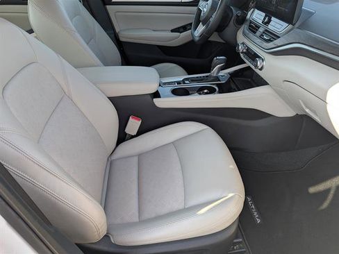 Used 2025 Nissan Altima 2.5 SL image 12