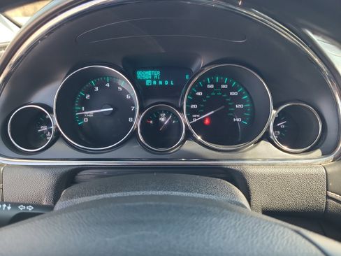 Used 2017 Buick Enclave Leather image 18