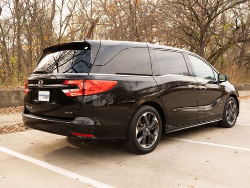 Certified 2023 Honda Odyssey Elite image 9