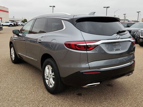 Used 2019 Buick Enclave Essence image 3