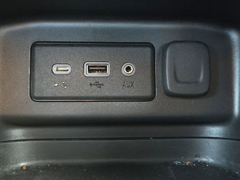 Used 2024 Chevrolet Equinox LT image 30