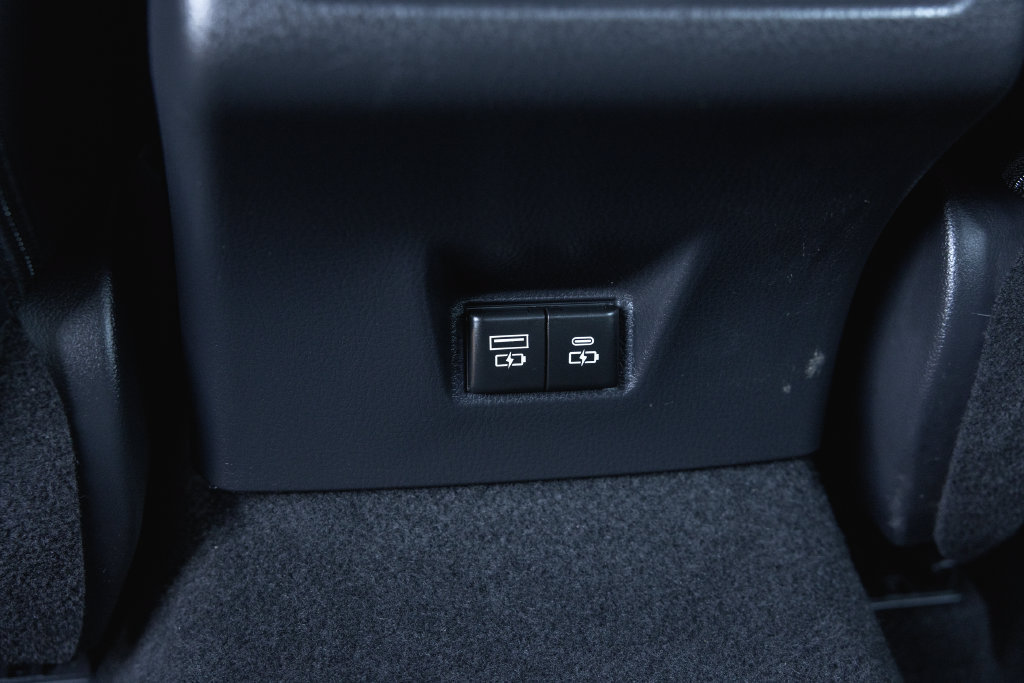 Certified 2025 Toyota Camry SE FWD image 29