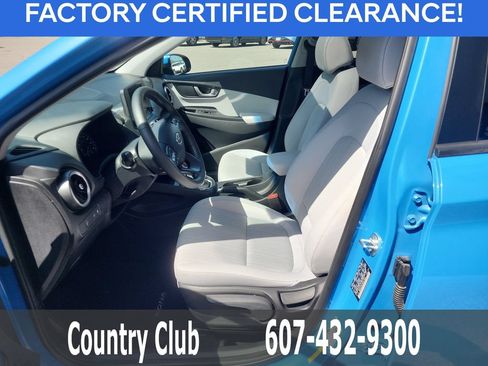 Certified 2022 Hyundai Kona SEL w/ Convenience Package AWD/4WD image 11