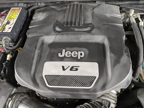 Used 2017 Jeep Wrangler Unlimited Rubicon image 30