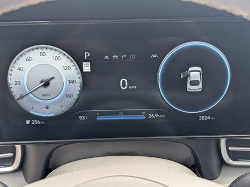 Used 2024 Hyundai Elantra SEL w/ Convenience Package FWD image 17