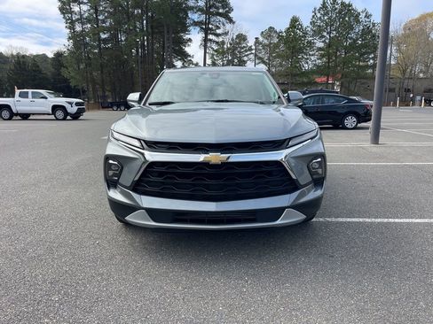 Used 2025 Chevrolet Blazer LT AWD/4WD image 3