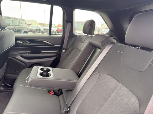 Used 2025 Jeep Grand Cherokee Laredo X w/ Luxury Tech Group I AWD/4WD image 34