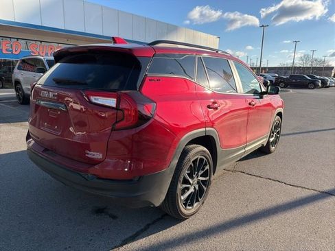 Used 2024 GMC Terrain SLE w/ Elevation Edition image 3