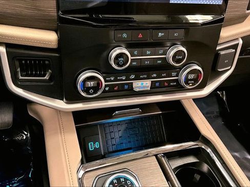 Used 2024 Ford Expedition Max Limited image 30