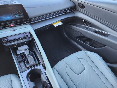 New 2026 Hyundai Elantra Limited FWD image 15