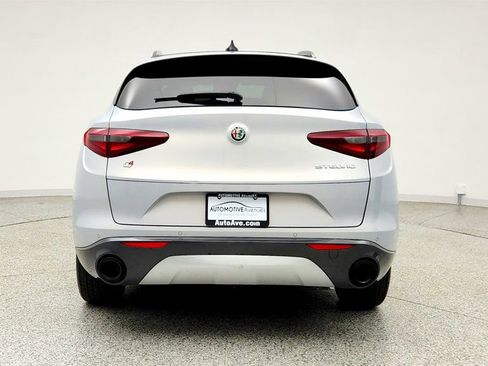 Used 2022 Alfa Romeo Stelvio Ti AWD/4WD image 6
