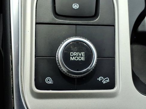 Used 2023 Ford Explorer XLT w/ Equipment Group 202A AWD/4WD image 20