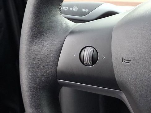 Used 2023 Tesla Model Y Long Range image 25