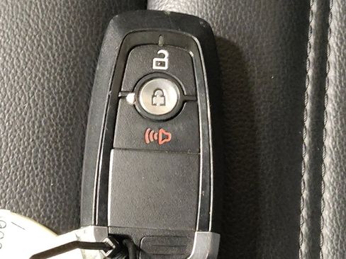 Used 2024 Ford Edge SEL image 32