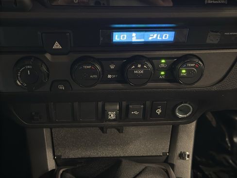 Used 2021 Toyota Tacoma TRD Off-Road image 26