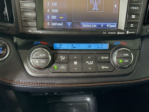 Used 2018 Toyota RAV4 SE w/ Advanced Technology Package AWD/4WD image 17