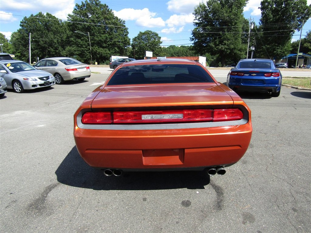 Used 2011 Dodge Challenger RWD image 5