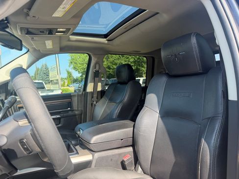 Used 2015 RAM 2500 Laramie w/ Black Appearance Group AWD/4WD image 23