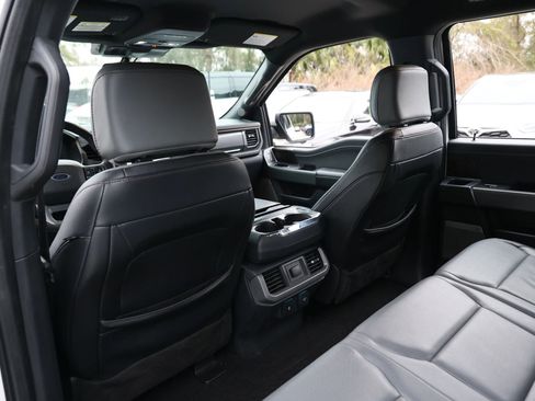 Used 2022 Ford F150 Lightning Lariat image 27