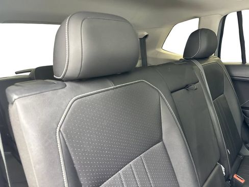Used 2023 Volkswagen Tiguan SE w/ Panoramic Sunroof Package FWD image 43