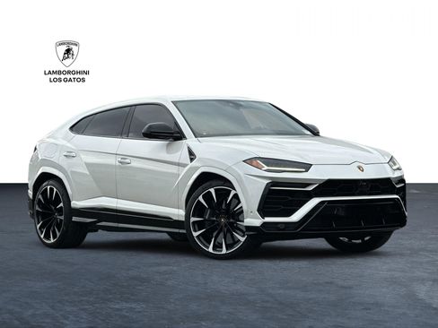 Used 2022 Lamborghini Urus image 1