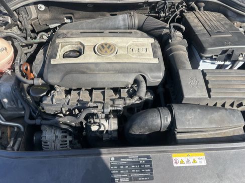 Used 2010 Volkswagen CC Sport image 16