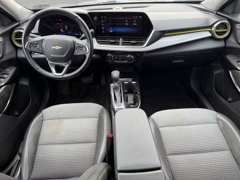 Used 2024 Chevrolet Trax LT w/ Driver Confidence Package image 10