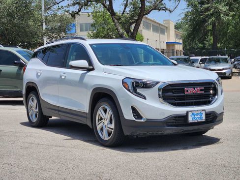 Used 2020 GMC Terrain SLE w/ Driver Convenience Package FWD image 3