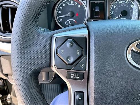Used 2023 Toyota Tacoma SR5 w/ Technology Package image 10