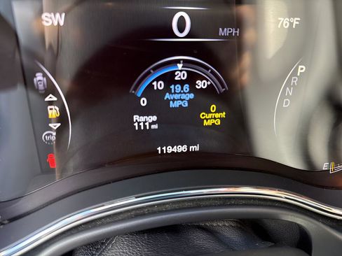 Used 2018 Jeep Grand Cherokee Overland AWD/4WD image 24