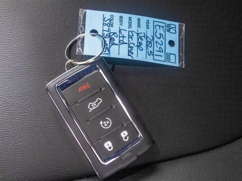 New 2025 Jeep Grand Cherokee Limited image 42