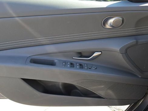 Used 2025 Hyundai Elantra SEL FWD image 27