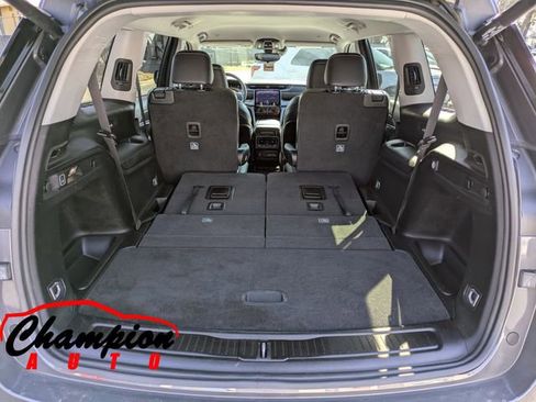 Used 2023 Jeep Grand Cherokee L Limited w/ Black Appearance Package image 15