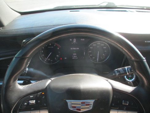 Used 2020 Cadillac XT6 Premium Luxury image 29