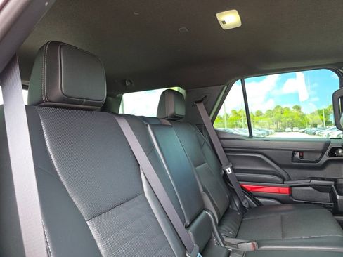 Used 2025 Toyota 4Runner TRD Off-Road Premium AWD/4WD image 14