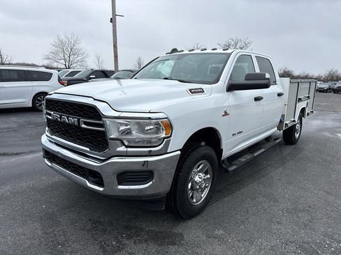 Used 2019 RAM 3500 Tradesman w/ Chrome Appearance Group image 2