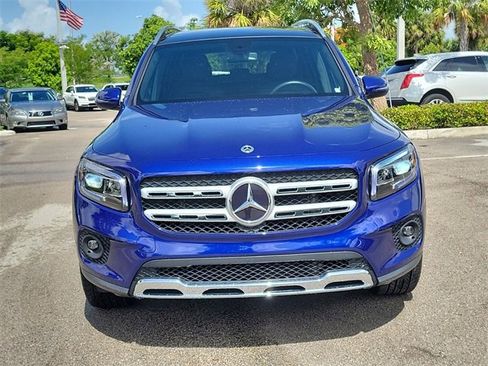 Used 2023 Mercedes-Benz GLB 250 image 2