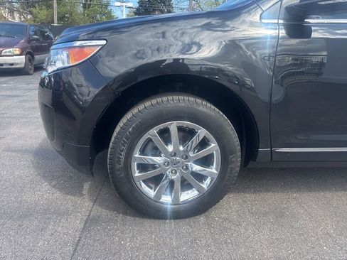 Used 2014 Ford Edge Limited w/ Equipment Group 302A AWD/4WD image 2