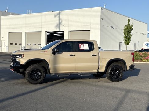 Used 2022 Chevrolet Silverado 1500 ZR2 w/ Technology Package AWD/4WD image 5