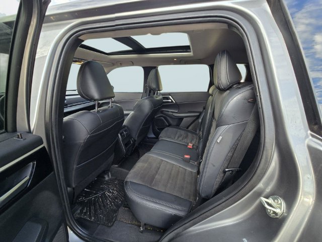 Used 2024 Mitsubishi Outlander SE FWD image 15