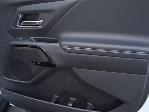 Used 2025 Chevrolet Silverado EV LT image 17