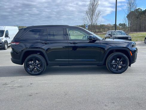 New 2026 Jeep Grand Cherokee Limited w/ Limited Altitude Package image 8