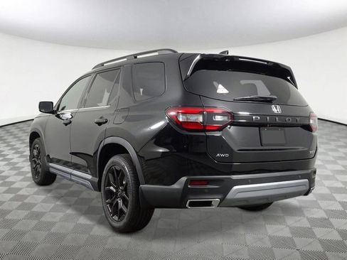 New 2025 Honda Pilot Touring image 5