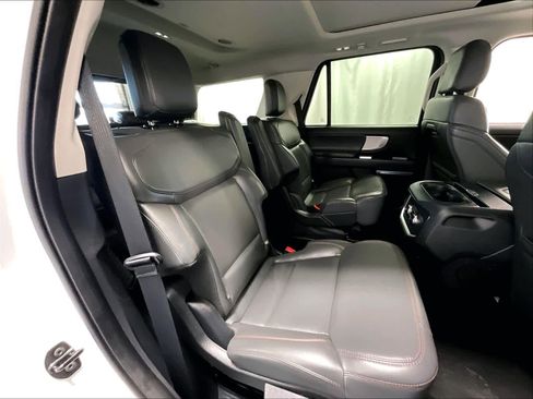 Used 2025 Ford Expedition Active image 16