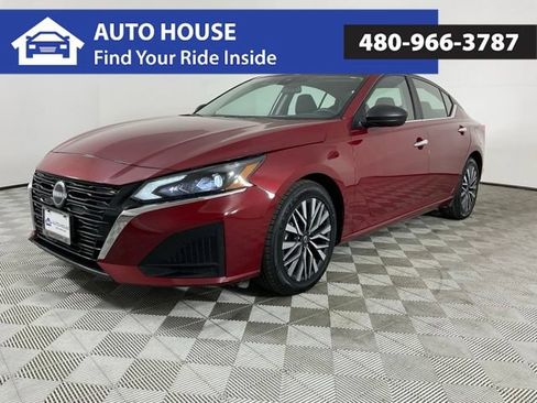 Used 2025 Nissan Altima 2.5 SV FWD image 1