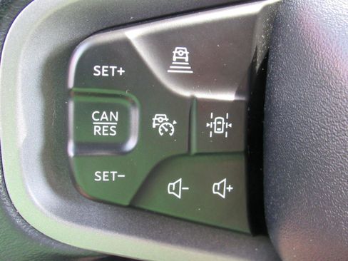 Used 2023 Ford Bronco Badlands image 21